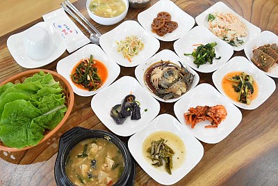 집접 재배한 재료사용, 건강식 전문점!