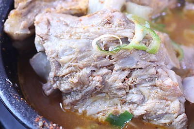깊고 진한 맛을 자랑하는 해장국이 일품인 곳