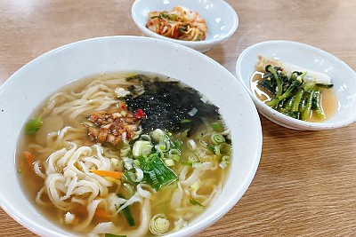 주문진종합시장에 위치한 손칼국수 맛집